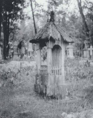 Kłodowa kapliczka nagrobna, cmentarz Huta Krzeszowska