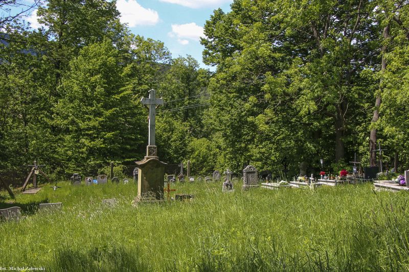 Plik:Wyszki lapidarium.jpg