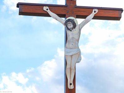 Górki, gm. Prószków. Krzyż ufundowany przez Niespora w latach 1885-87. Miał wskazywać wędrowcom drogę z Folwarku do Górek.