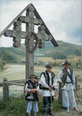 Żabie (aktualnie Wierchowina), obwód iwanofrankowski; krzyż z Chrystusem z blachy, fot. 1934