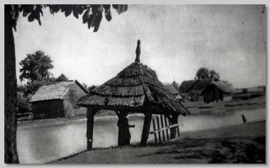 Kapliczka przydrożna brogowa w pow. opatowskim