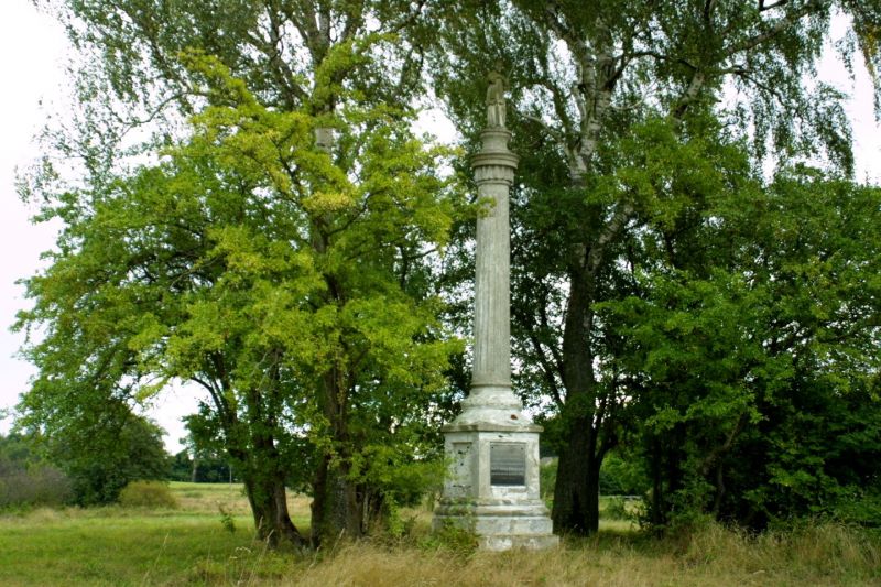 Plik:Mała Komorza, Komuna.jpeg