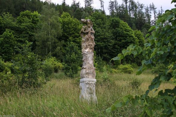 Goworów gm. Międzylesie (fot. 2022); Tron Łaski II, XVIII w., renowacja 2014.