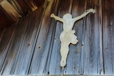 Chrystus z blachy w Jaśliskach