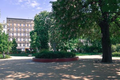 kapliczka w Parku Staszica