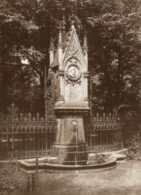 Pomnik Johanna Friedricha Knorra z 1878 r. na dzisiejszej ulicy Purkyniego (fot. pocz. XX w.)