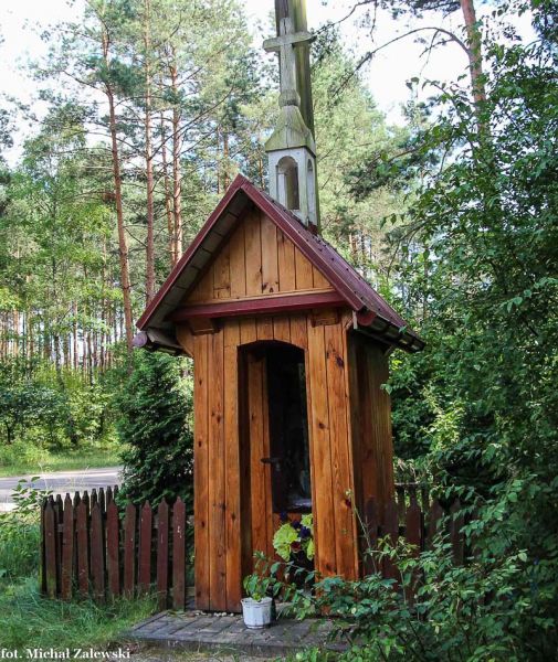 Plik:Brok kapliczka 2013a.jpg