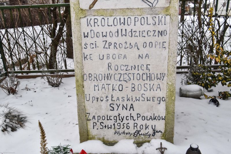 Plik:Gniewomirowice inskrypcja.jpg