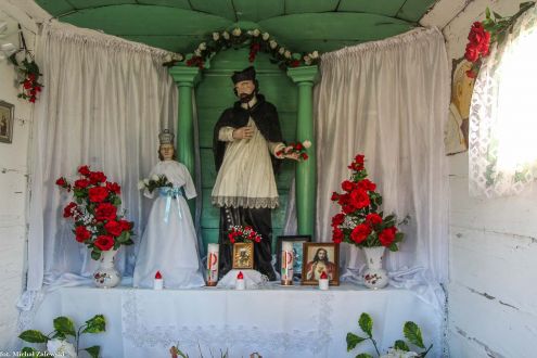 Św. Jan Nepomucen w kapliczce domkowej w Bielinach pow. kielecki