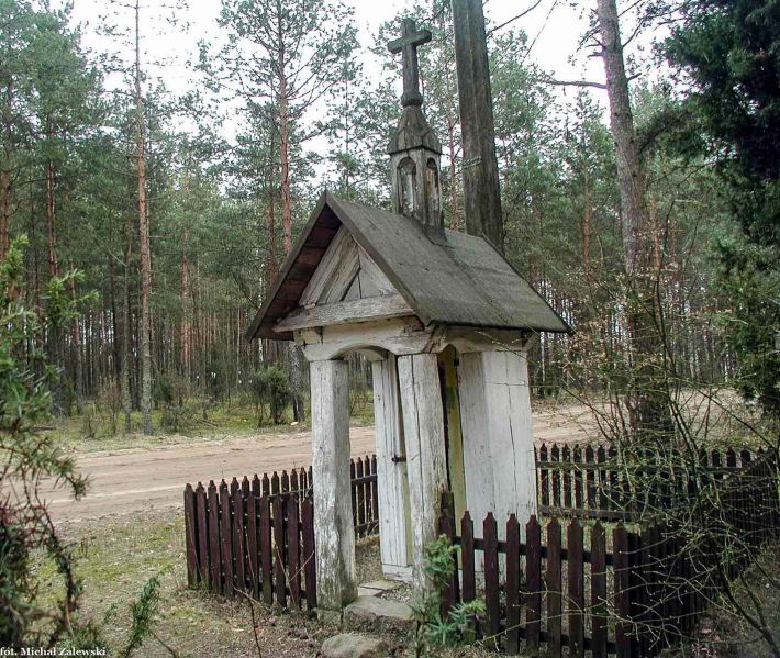 Plik:Brok kapliczka a.jpg