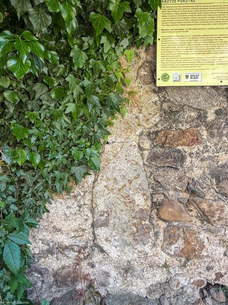 Plik:Miłków k. kamienny 1.jpg