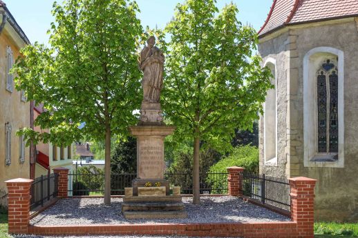 Poběžovice; pomnik Jana Nepomucena