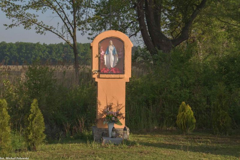 Plik:Kalinowa kapliczka.jpg