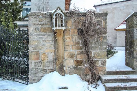 Monolityczna kapliczka pokutna w Brenniku