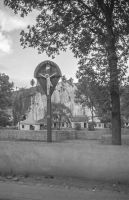 Przydrożny krzyż z blaszanym Jezusem, Kosów