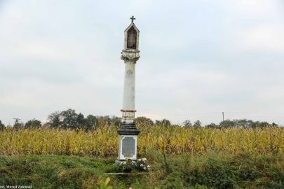 Kaminna kapliczka przydrożna w Kamieńcu Ząbkowickim