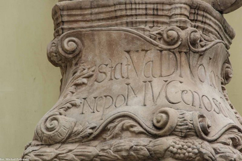 Plik:Świdnica Nepomucen chronostych.jpg