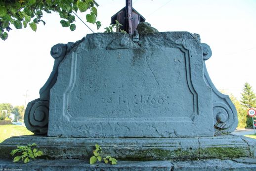 7. Tył cokołu z datą 28.1.1769 (fot. 2013).