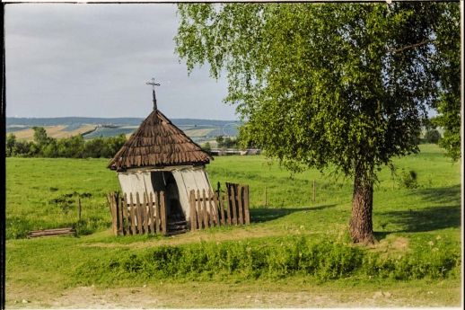 Napęków, pow. kielecki; kapliczka domkowa, fot. lata 60. XX w.