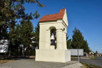 Lisia Góra, pow. tarnowski; kapliczka przydrożna z I poł. XIX w. ze św. Janem Nepomucenem