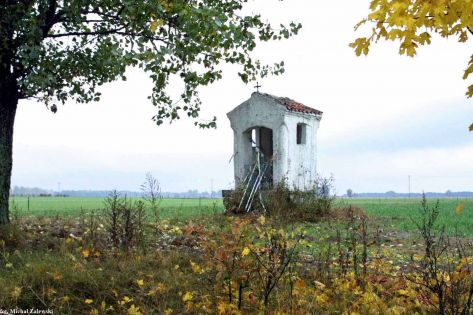 4. Kapliczka przydrożna w Mierzynówce, fot. 2002