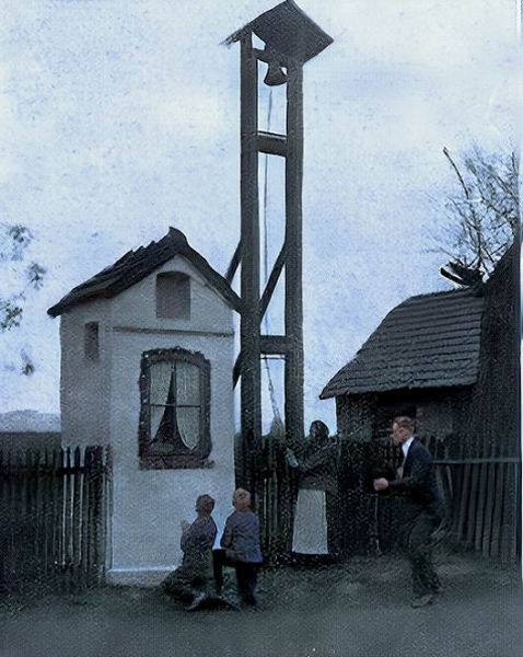 Plik:Maciejów dzwonnica.jpg