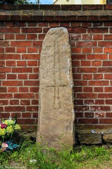 Płyta z rytem miecza, Pełcznica