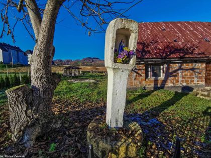 Pokutna kapliczka kamienna w Konradowie