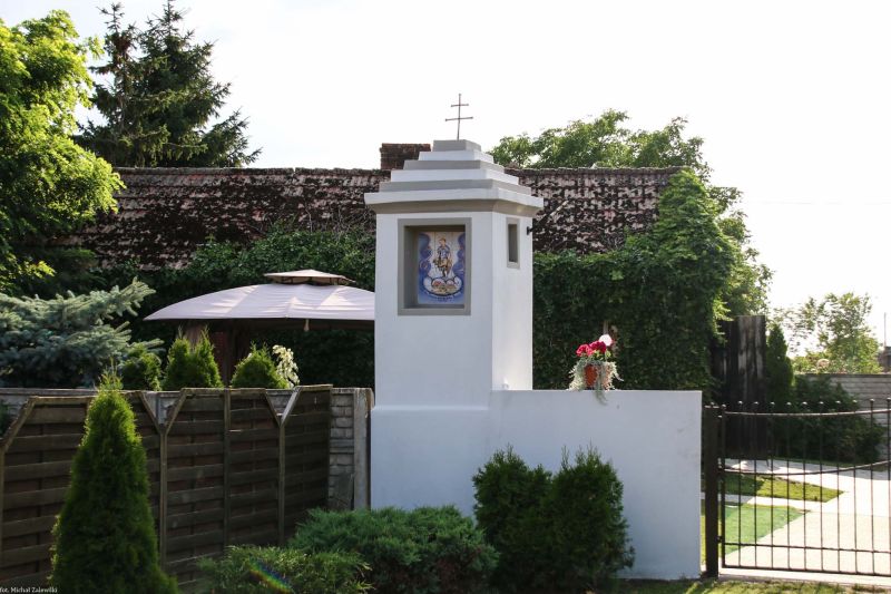 Plik:Klenica kapliczka Floriana.jpg