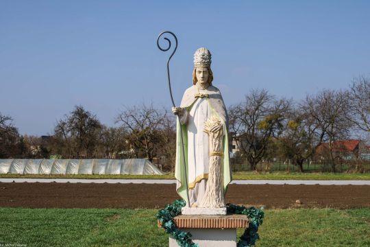 Święty Urban jest szczególnie czczony w rejonie Raciborza. Uznawany jest m.in. za patrona rolników i dobrych urodzajów, jednak snopek jako jego atrybut to lokalny dodatek, nieznany w hagiografii tego papieża i męczennika.