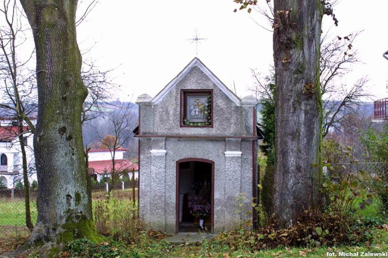 Plik:Babice kapliczka domkowa.jpg