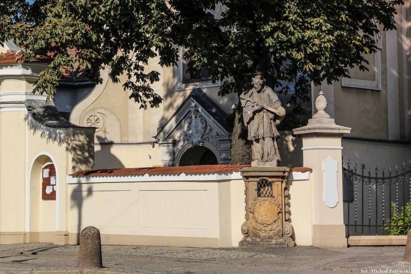 Plik:Przedmieście Oławskie Nepomucen 2013a.jpg