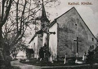 Tomaszów Bolesławiecki, krzyż drewniany z blaszanym Chrystusem