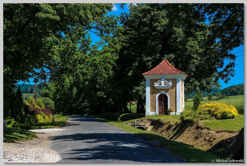 Plik:Marcinów domkowa.jpg