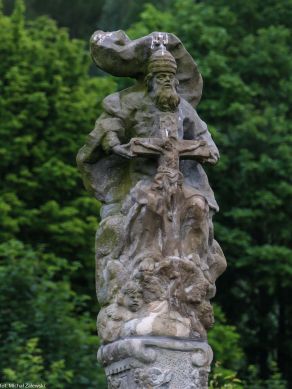 Goworów gm. Międzylesie (fot. 2022); Tron Łaski II, XVIII w., renowacja 2014.