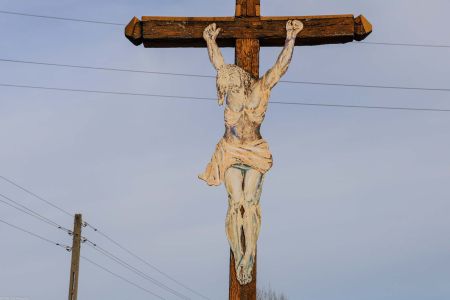 Osiek, gm. Kostomłoty; poprzedni krzyż w roku 2025 (styczeń)