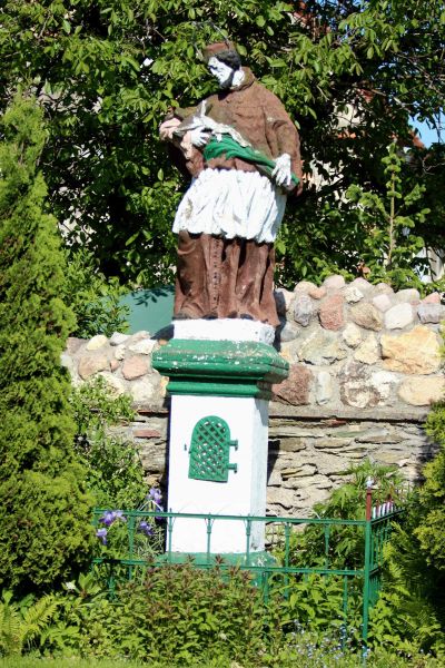 Plik:Buków, Nepomuk.jpeg