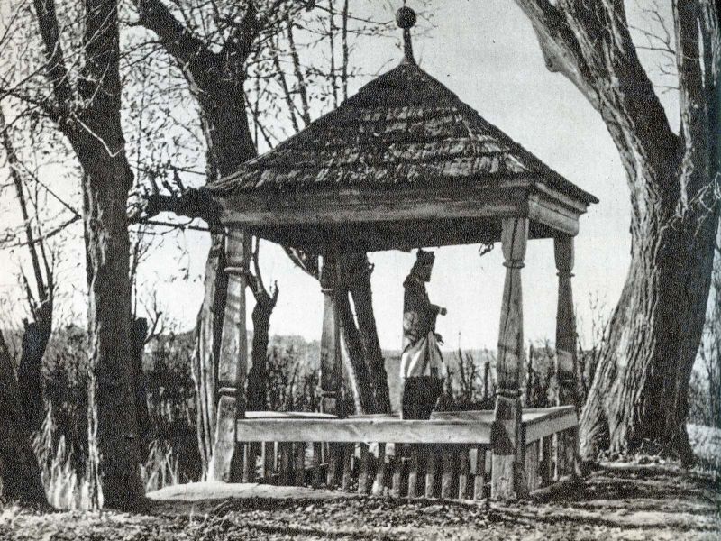 Plik:Opatów kapliczka brogowa s.jpg